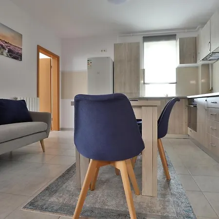 Ada Apartment E6 *